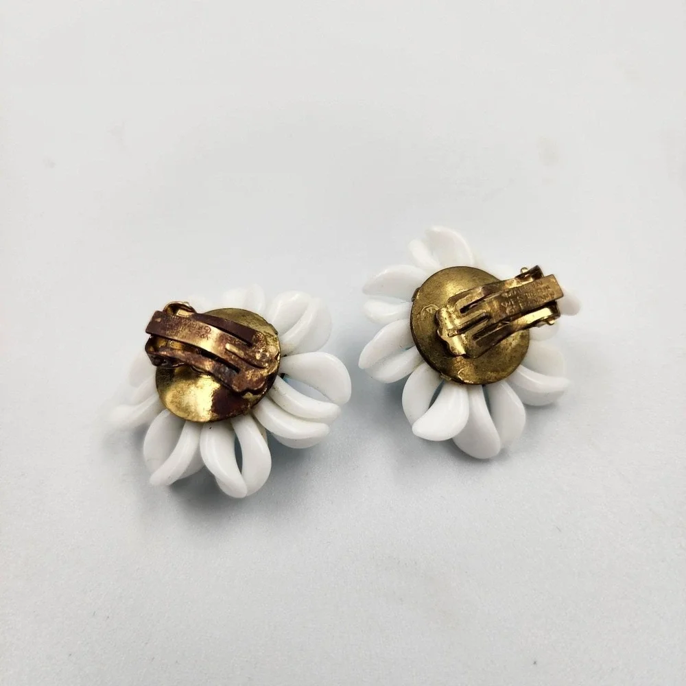 Vintage Western Germany blue glass milk glass Cluster Clip on Earrings Flower - Picture 2 of 7